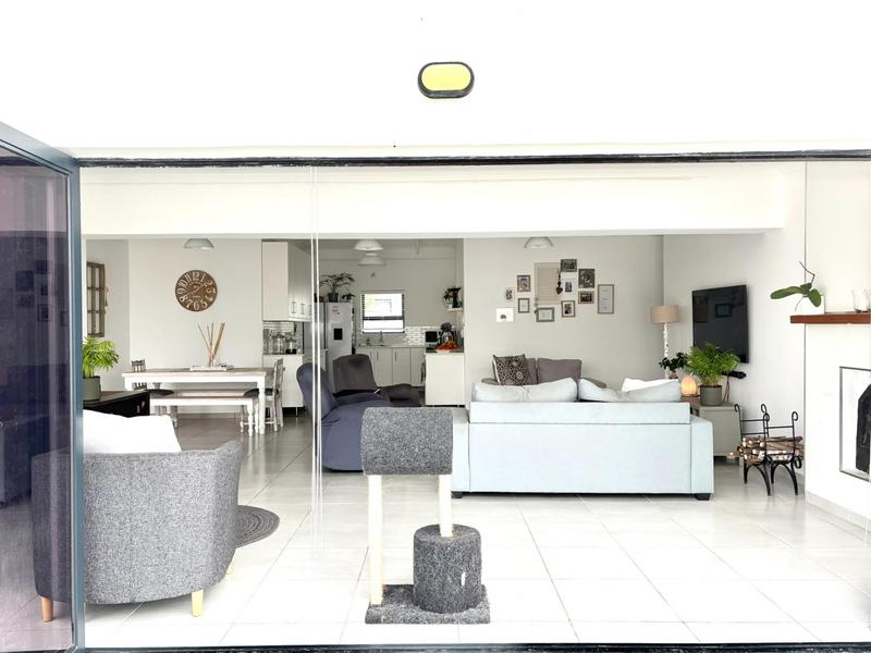 3 Bedroom Property for Sale in Laaiplek Western Cape
